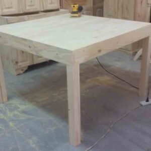 MESA PINO MOYANO 140X140 PATA LISA