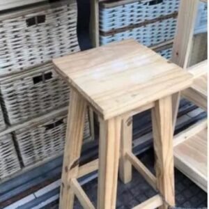 BANQUETA PINO SIMINO CON RESPALDO HIERR